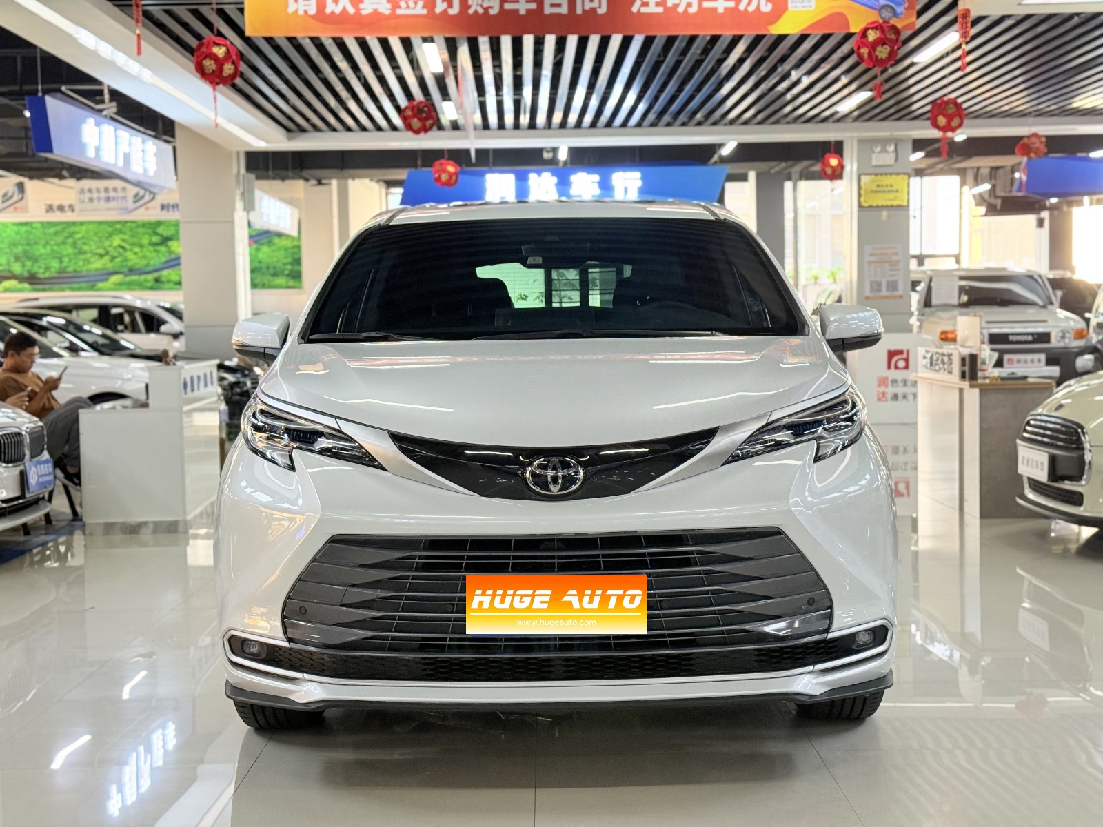 MY2026 SIENNA 2.5L Hybrid 2WD Luxury