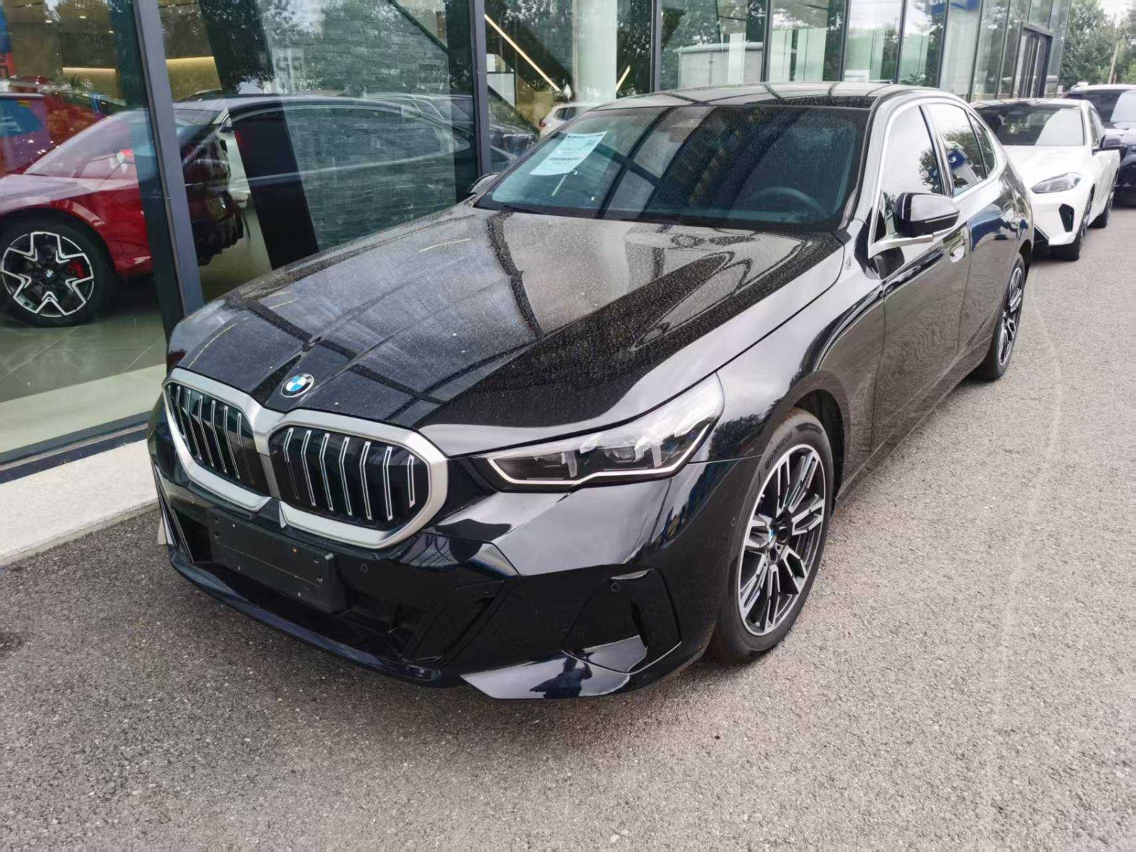 MY2025 BMW 5 Series 530Li Lead Version M Sport kit