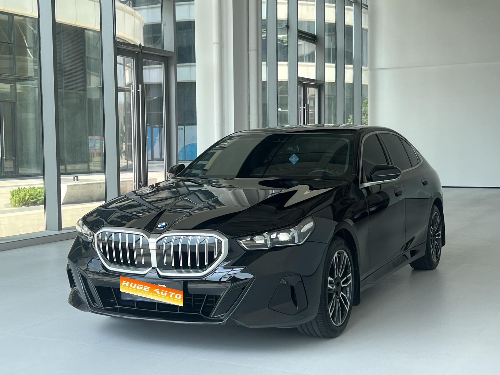 MY2026 BMW 5 Series 530Li Lead Version M Sport kit