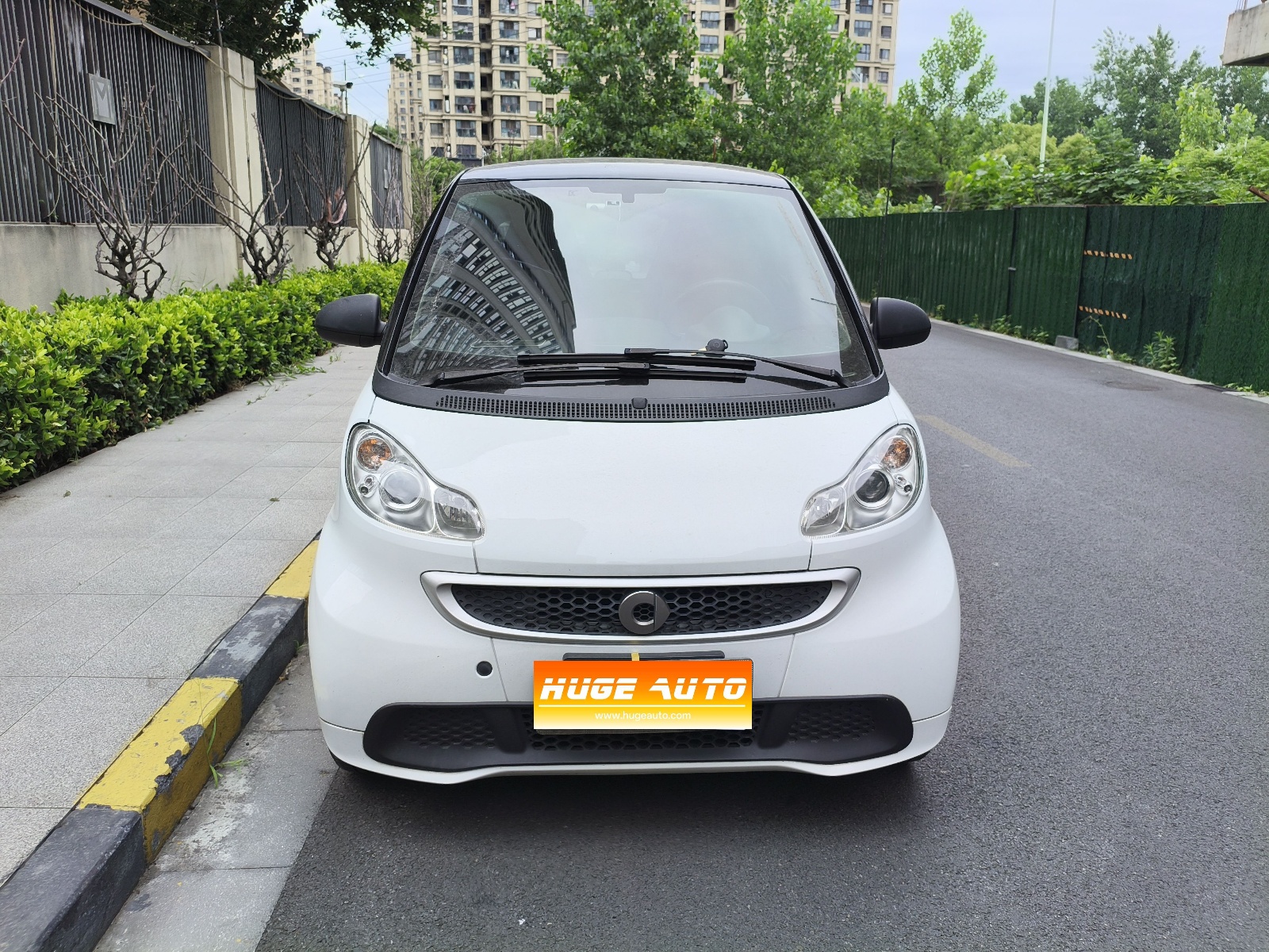 MY2012 smart fortwo 1.0 MHD Hard top Comfort Version