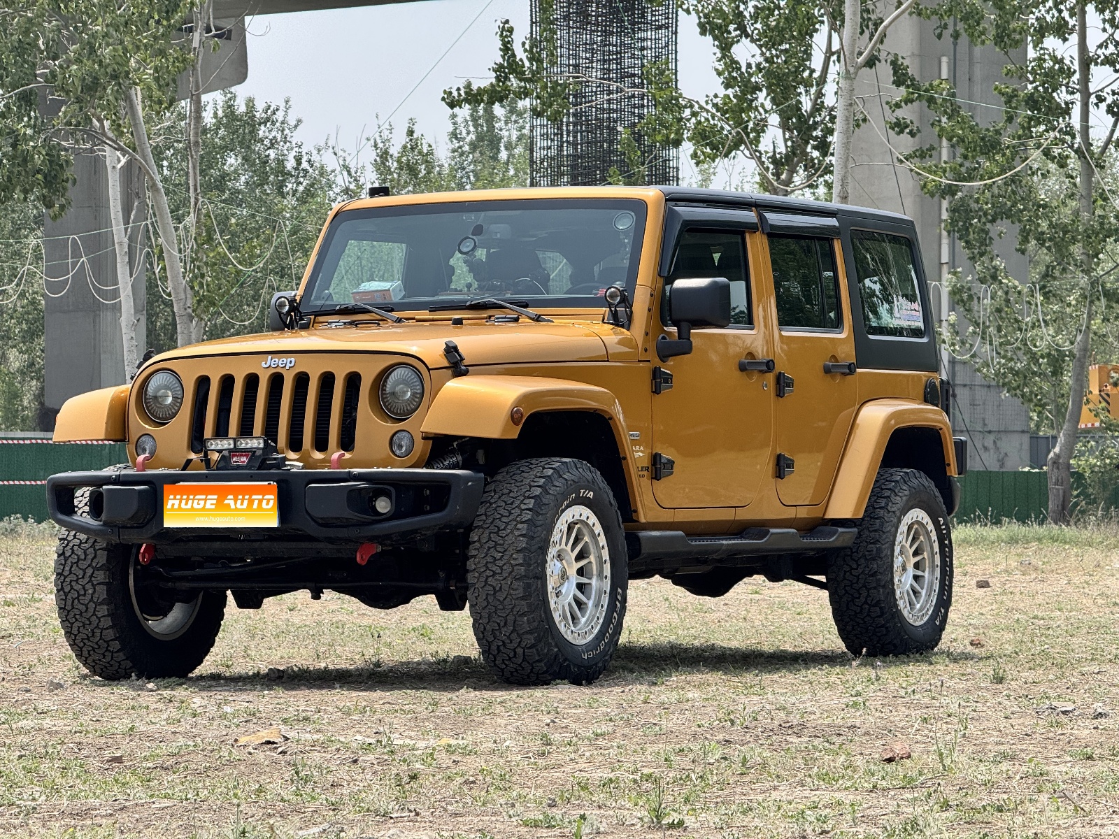 MY2013  Wrangler  3.6L  4-Door  Sahara