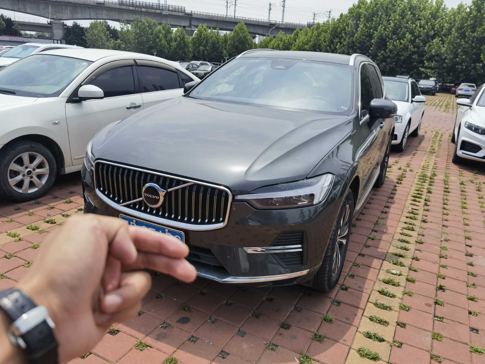 MY2022 Volvo XC60 B5 4WD Zhiyi Luxury Version 