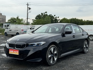 MY2025 BMW i3 eDrive 40 L Night Kit