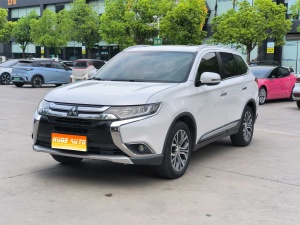 MY2018 Outlander 2.4L 4WD Luxury Version 7-Seat 