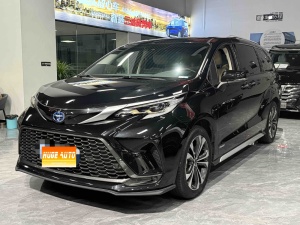MY2023 Granvia 2.5L Hybrid Distinguished PLUS