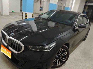 2026款 宝马5系 530Li 领先型 M运动套装
