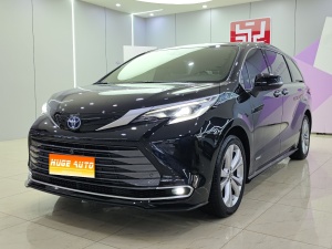 MY2023 SIENNA 2.5L Hybrid Distinguished Version