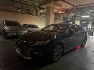 MY2015  Lexus ES 300h  Confort
