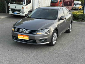 MY2014  Bora  1.6L  MT  Confort