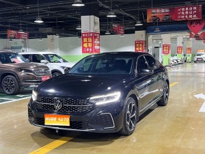 2025款 帕萨特 出众款 380TSI 星空龙耀版
