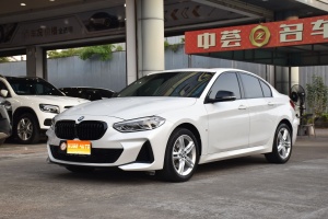 2021款 宝马1系 改款 120i M运动曜夜版