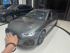 2022款 奥迪A4L 40 TFSI 豪华动感型