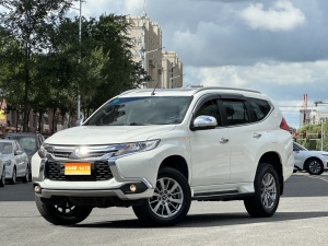 2020款 帕杰罗 劲畅(进口) 3.0L 舒适版