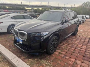 2025款 宝马X5 xDrive 40Li M运动曜夜套装