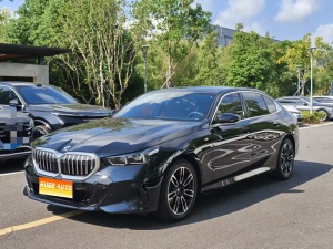 MY2025 BMW 5 Series 525Li M Sport kit