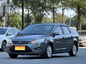 MY2013 Focus Sedan Classic 1.8L AT Basic 