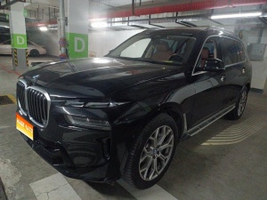 MY2023 BMW X7 xDrive40i Lead Version Luxury Package