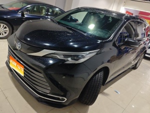 MY2023 SIENNA 2.5L Hybrid Distinguished Version