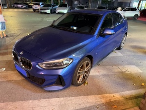 2019款 宝马1系 120i 领先型M运动套装