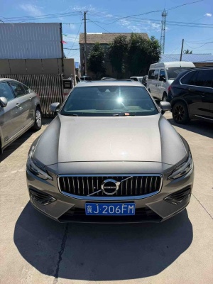 MY2022 Volvo S60 B4 Zhiyuan Sport