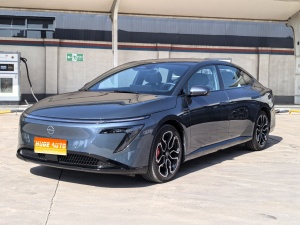 MY2025 Nissan N7 625 Max