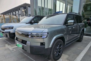 MY2025 Titanium 7 190KM 4WD Ultra