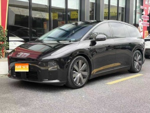 MY2025 Li i8 Standard
