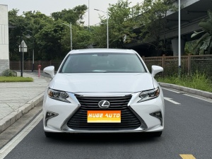 MY2015  Lexus ES 200  Elite
