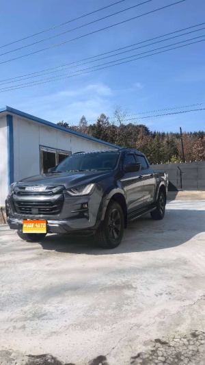 MY2023 D-MAX 1.9T AT 4WD V-CROSS Smooth