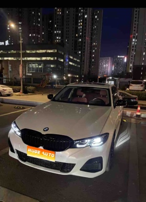 2022款 宝马3系 325i M运动曜夜套装