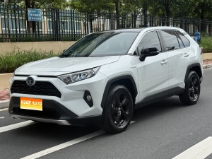 2022款 RAV4荣放 双擎 2.5L E-CVT四驱精英Plus版