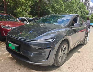 MY2025 Model Y RWD