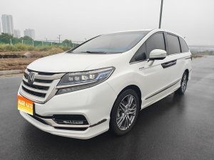 2019款 艾力绅 2.0L 混动豪华版