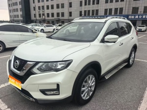2017款 奇骏 2.0L CVT舒适版 2WD
