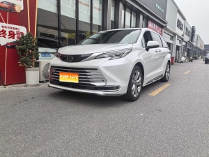 MY2024 SIENNA 2.5L Hybrid Platinum