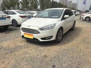 MY2015 Focus Sedan 1.6L MT Comfort Version 
