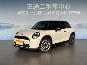 2025款 MINI 1.5T COOPER 经典派 三门版