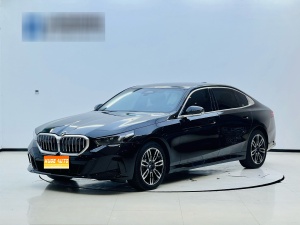 2026款 宝马5系 530Li 领先型 M运动套装