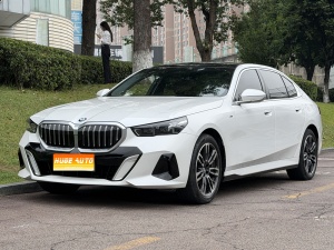 MY2024 BMW 5 Series 525Li M Sport kit