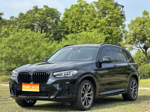 2023款 宝马X3 xDrive30i 领先型 M曜夜套装