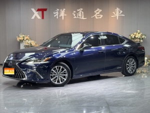 MY2021 Lexus ES 300h Excellence Version 