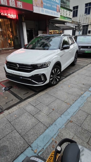 2022款 T-ROC探歌 280TSI DSG两驱R-Line Pro PLUS