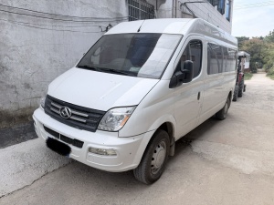 2021款 新途V80 2.0T 手动经典傲运通长轴中顶6/7/8/9座