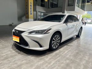 MY2022 Lexus ES 200 Excellence Version 