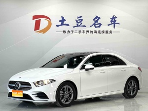 2022款 奔驰A级 改款 A 180 L 运动轿车
