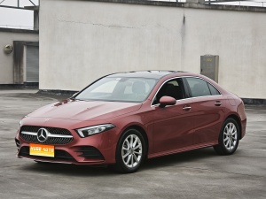 2019款 奔驰A级 A 200 L 运动轿车