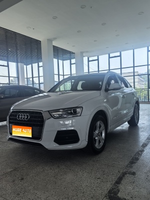 MY2016  AUDI Q3 30 TFSI  Fashion