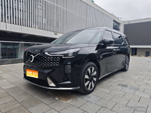 2025款 沃尔沃EM90 Ultra 六座