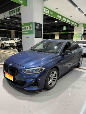 2022款 宝马1系 120i M运动曜夜版