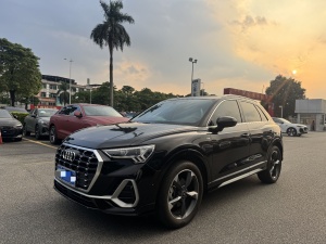2022款 奥迪Q3 35 TFSI 时尚动感型